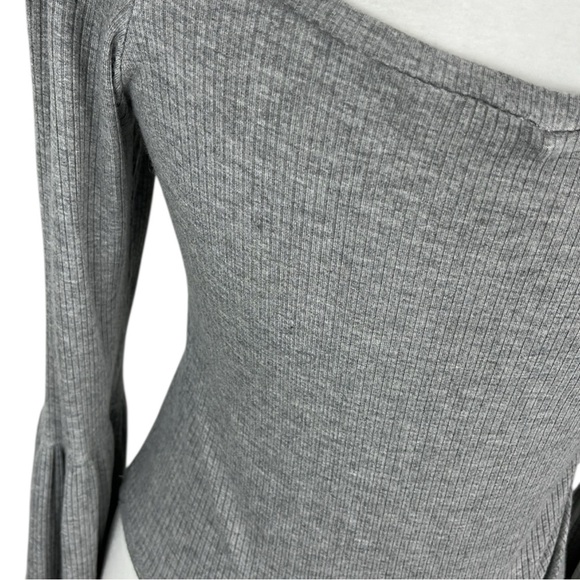 See You Monday Grey Bell Sleeve Off Shoulder Top Size Large - Picture 5 of 6